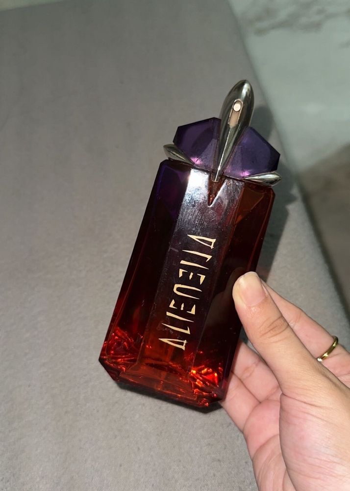 Thierry Mugler Alien Perfume