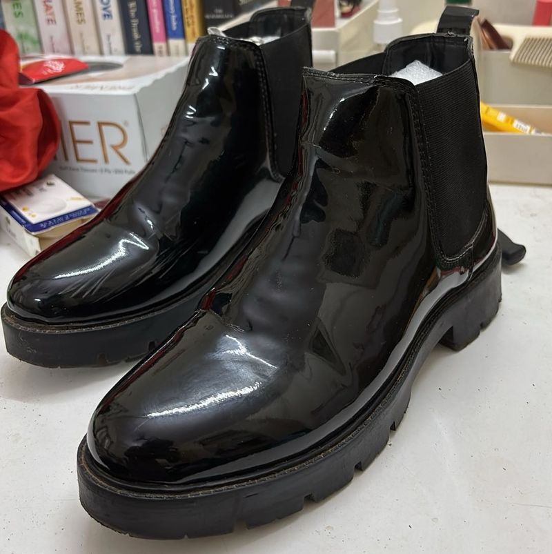 Shiny Black Chelsea Boots