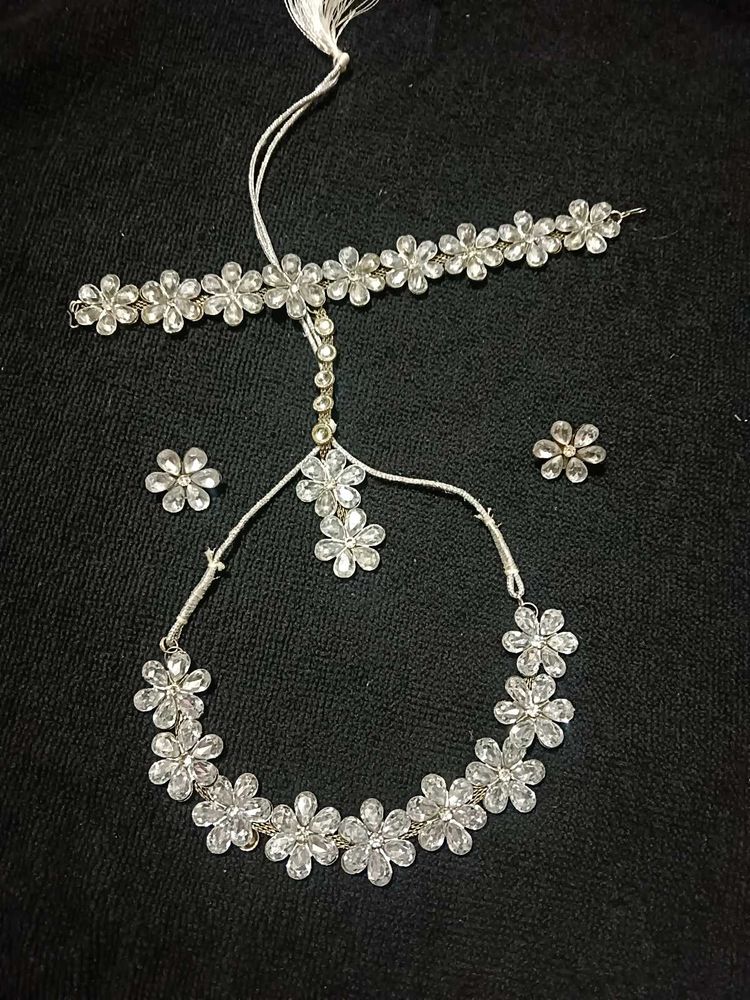 Sparkling Floral Jewellery Set