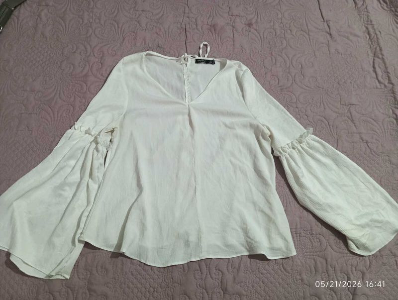 Chic White Bell Sleeve Top