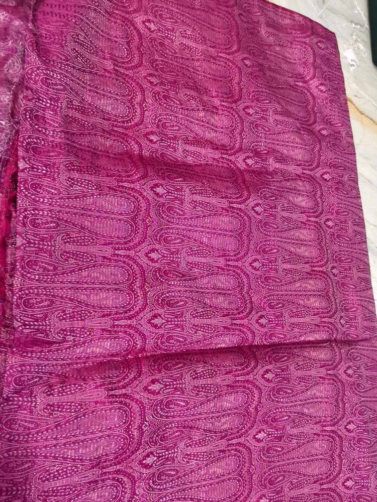 Vibrant Pink Paisley fabric