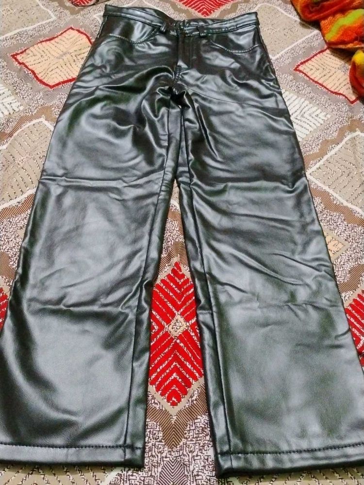 Regular Fit Women Black Trousers
