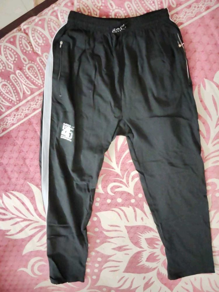 78.Black trousers/sweat pants (xl)