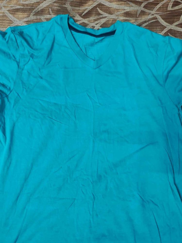 men's Turquoise V-Neck T-Shirt