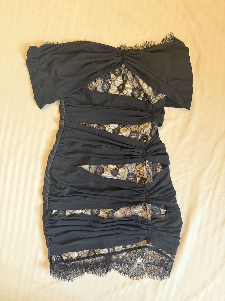 Chic Black Lace Ruched Off-Shoulder Dress