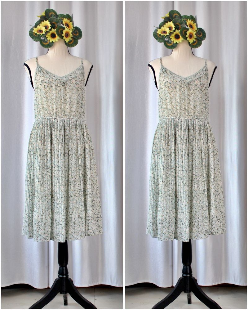 Floral Print Pleated Dress