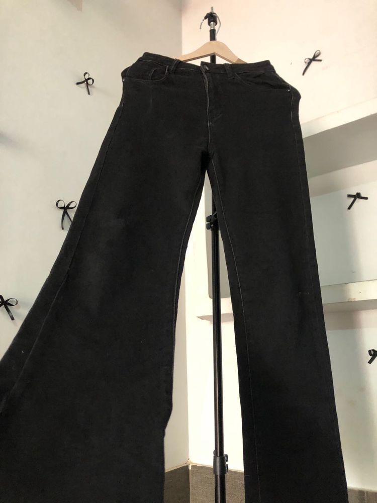 Black Wide Leg Jeans🕸️🕷️