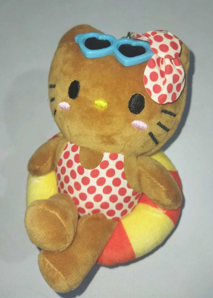 Tanned hello kitty bag charm 🧸