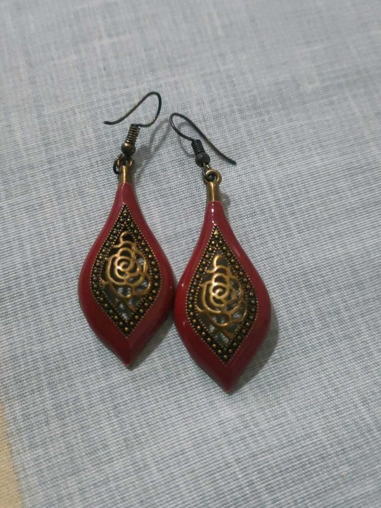 Price dropped Elegant Red &amp; Gold Drop Earrings
