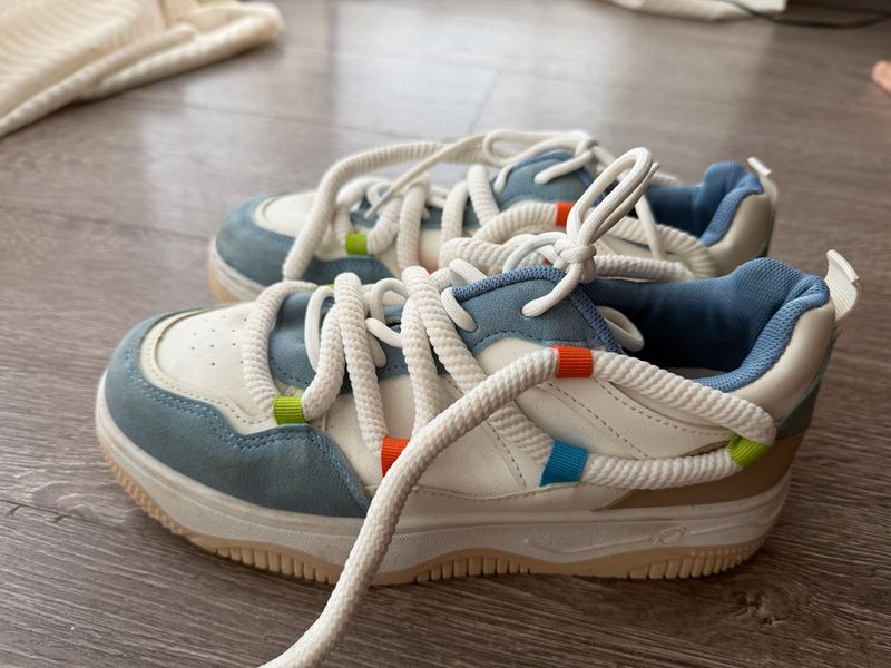 Stylish Blue &amp; White Sneakers