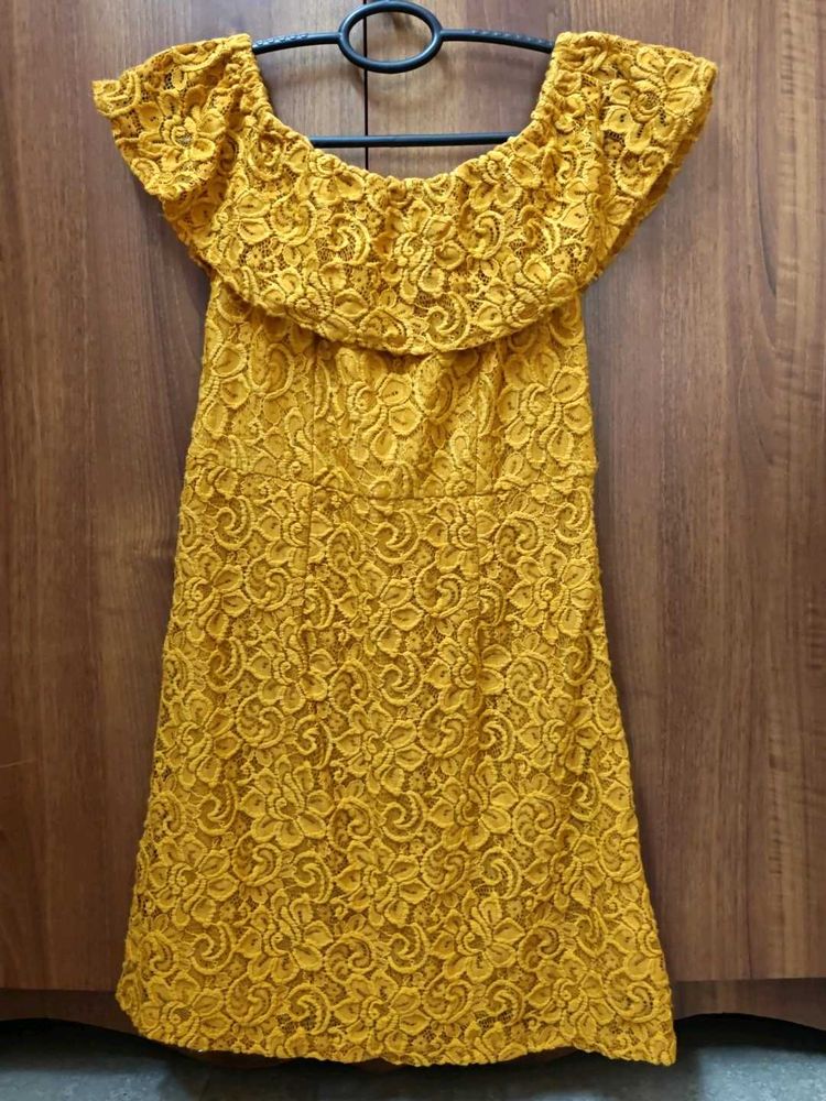 Zink London Yellow Lace Off-Shoulder Dress