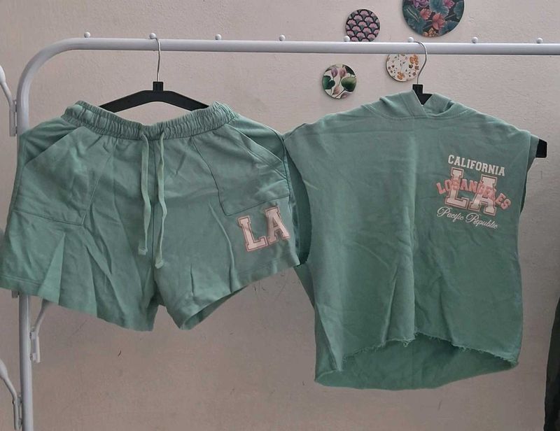 Tee with shorts FLATE SALE 149RS