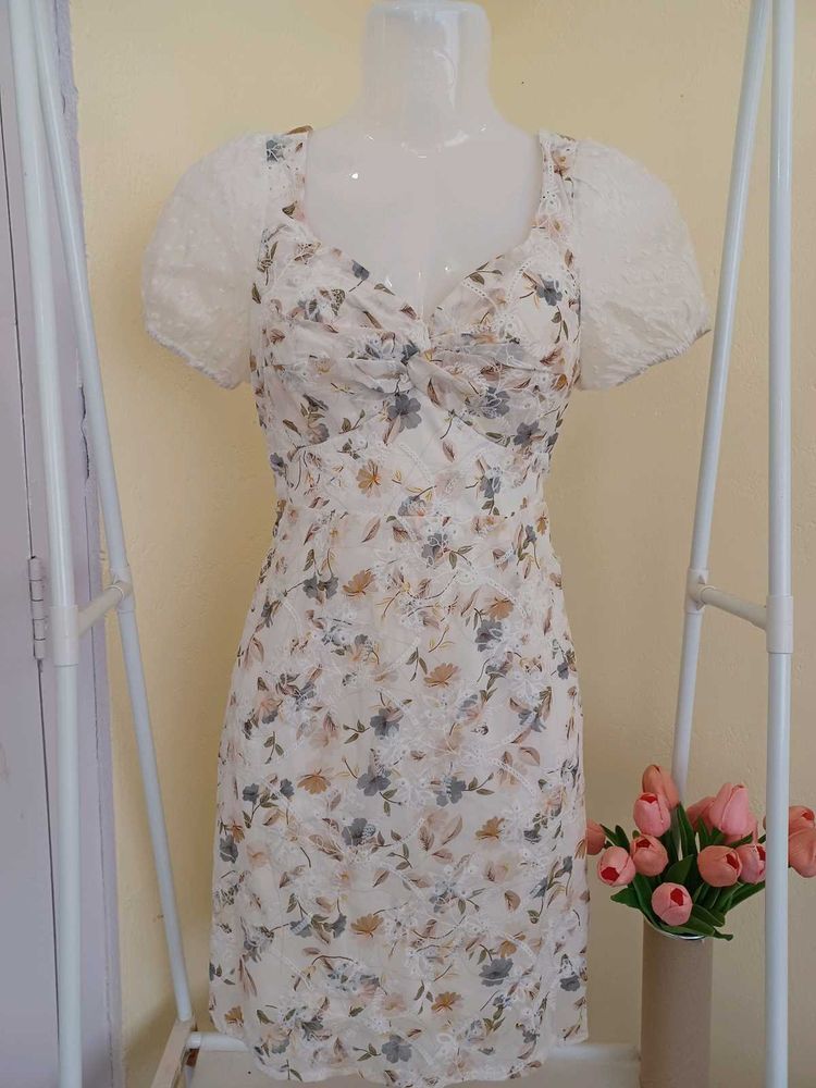 Pinteresty Floral Puffed Sleeve Mini Dress