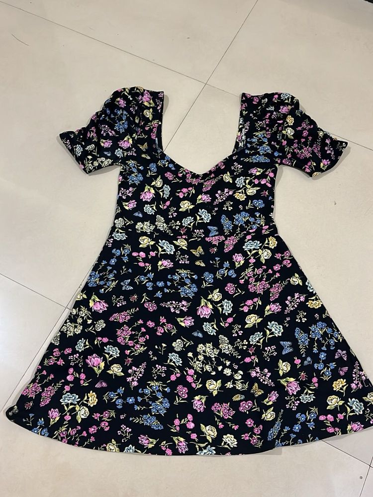 Chic Floral Print Mini Dress