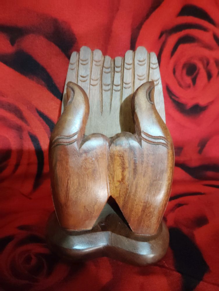 Wooden Hands Phone Holder