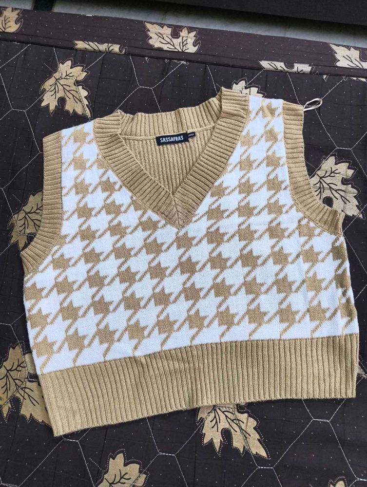 Houndstooth Knit Sweater Vest