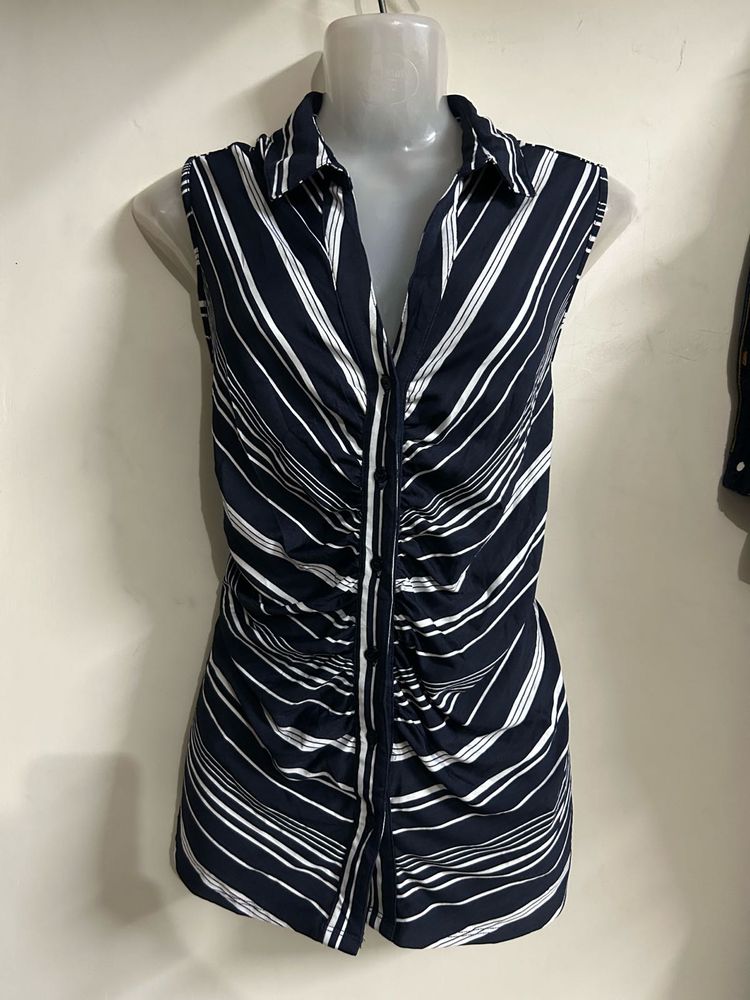 Chic Navy Striped Sleeveless Top