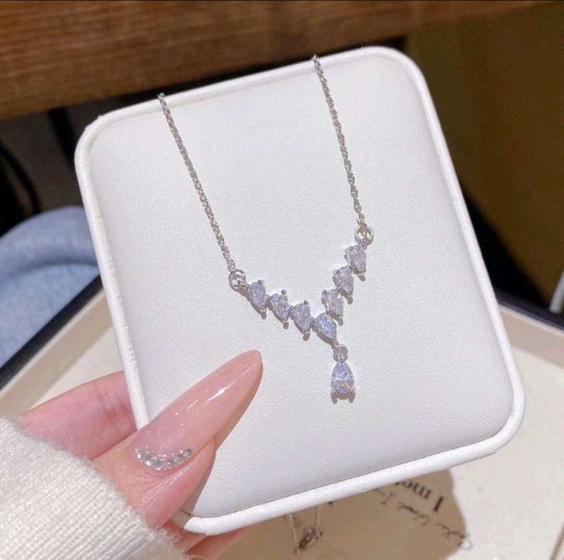 Elegant Pear Drop Pendant Necklace