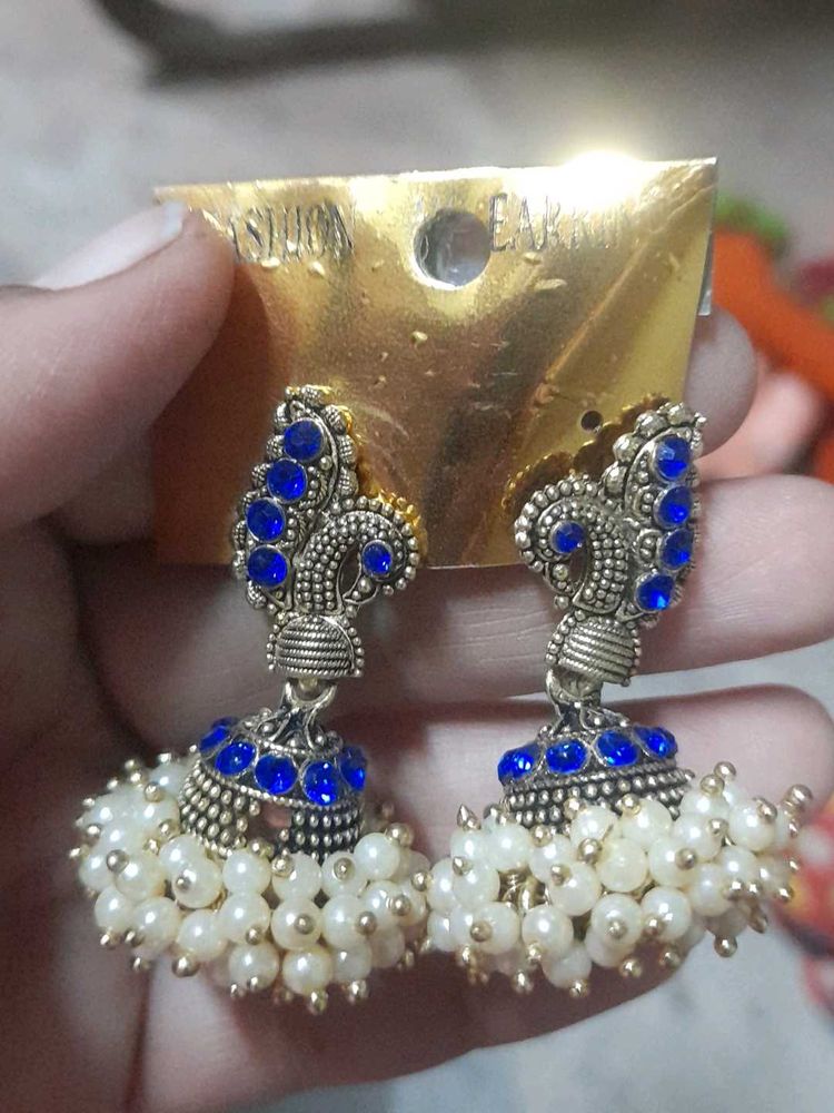 Stunning Blue &amp; Pearl Jhumka Earrings