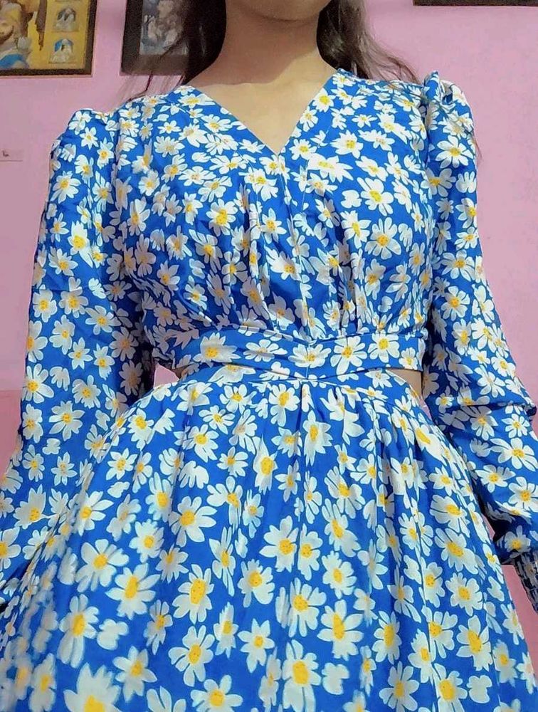 Blue Daisy Print Maxi Dress
