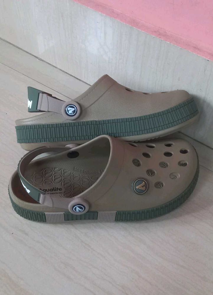 Aqualite Comfortable Clogs for Men