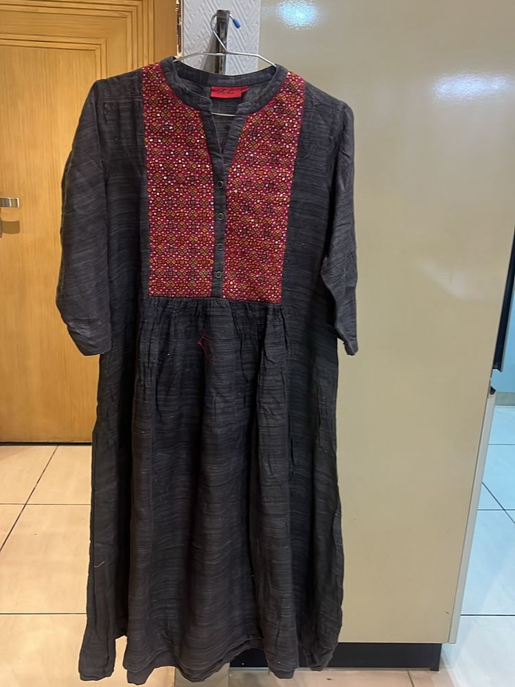 Charcoal Kurta With Embroidery