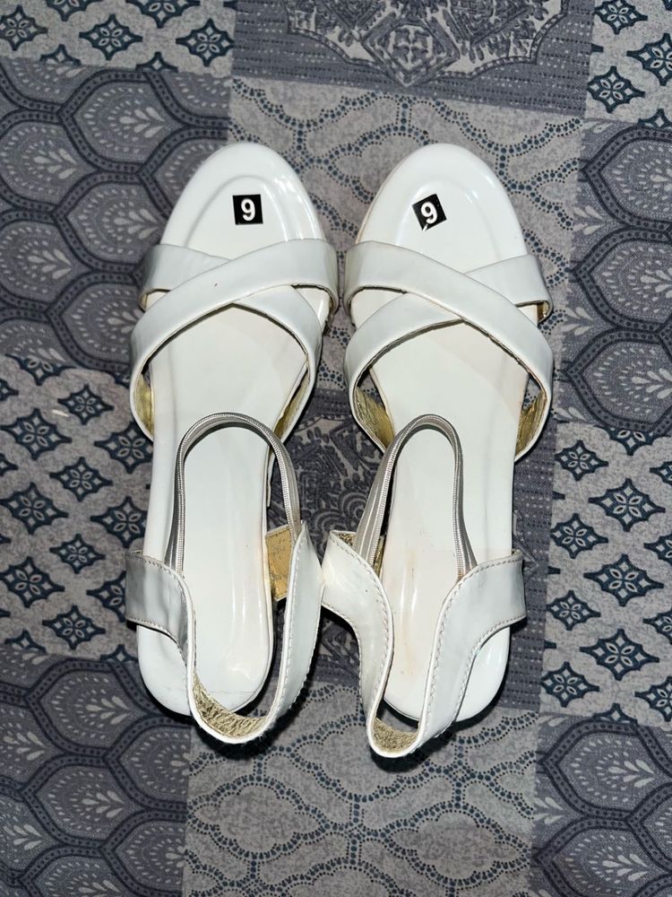 Elegant White Cross Strap Sandals