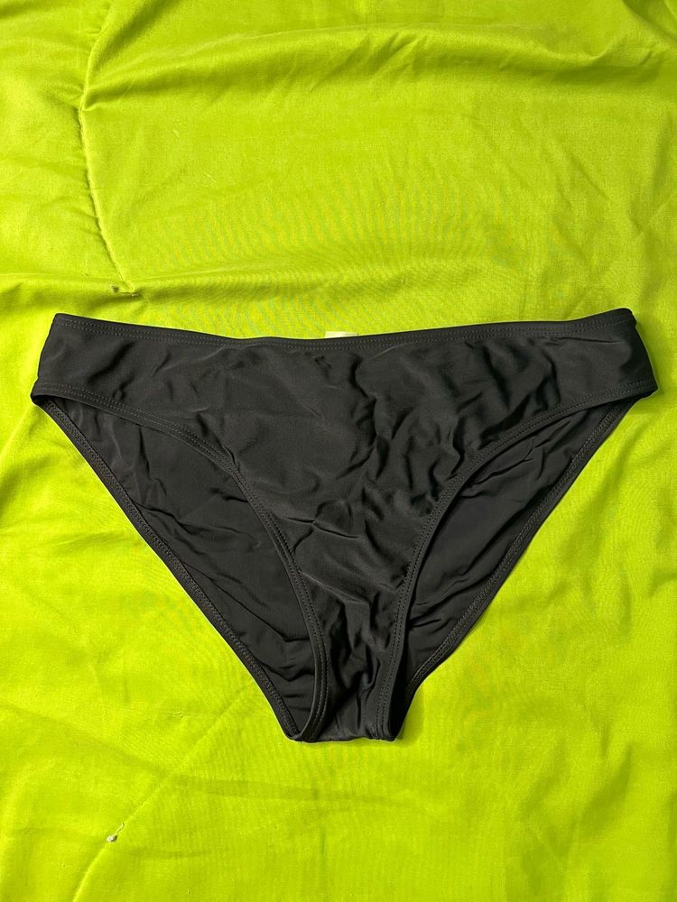 black bikini panty