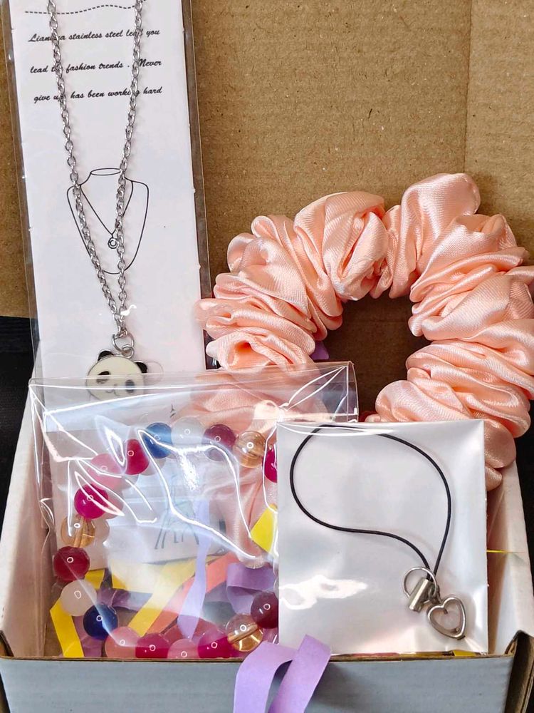 Cute Panda Necklace &amp; Scrunchie Set