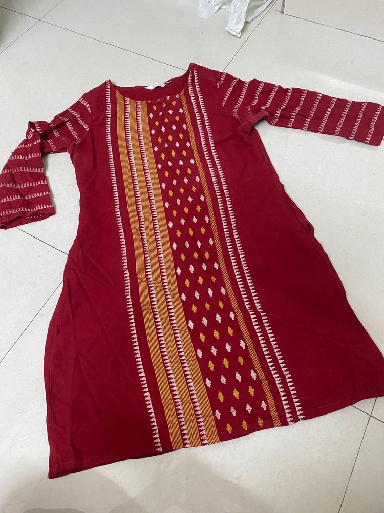 Maroon Ethnic Kurta with Intricate Weave
