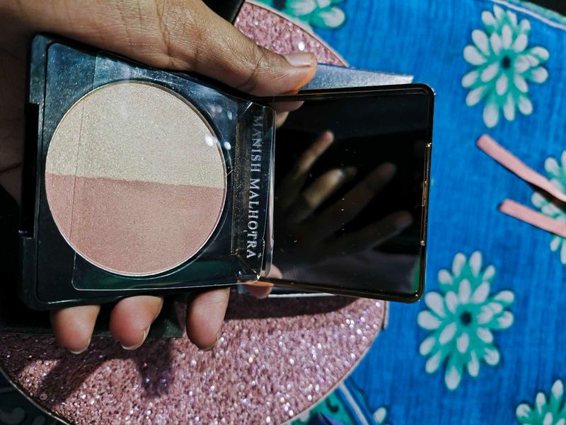 Manish Malhotra Blush and highlighter