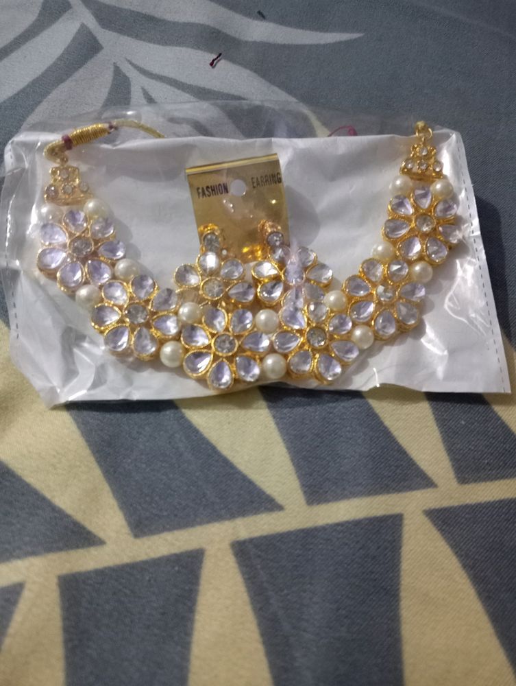 New Without Tag  Pretty Neckl