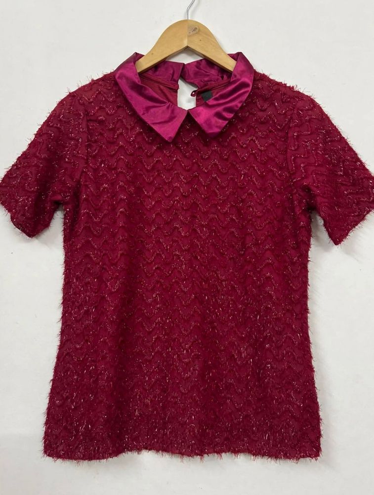 Chic Textured Berry Top with Peter Pan Collar