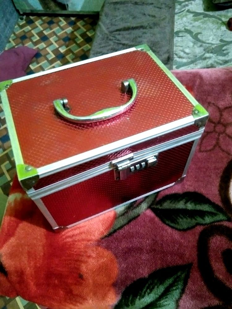 Women Makeup Box