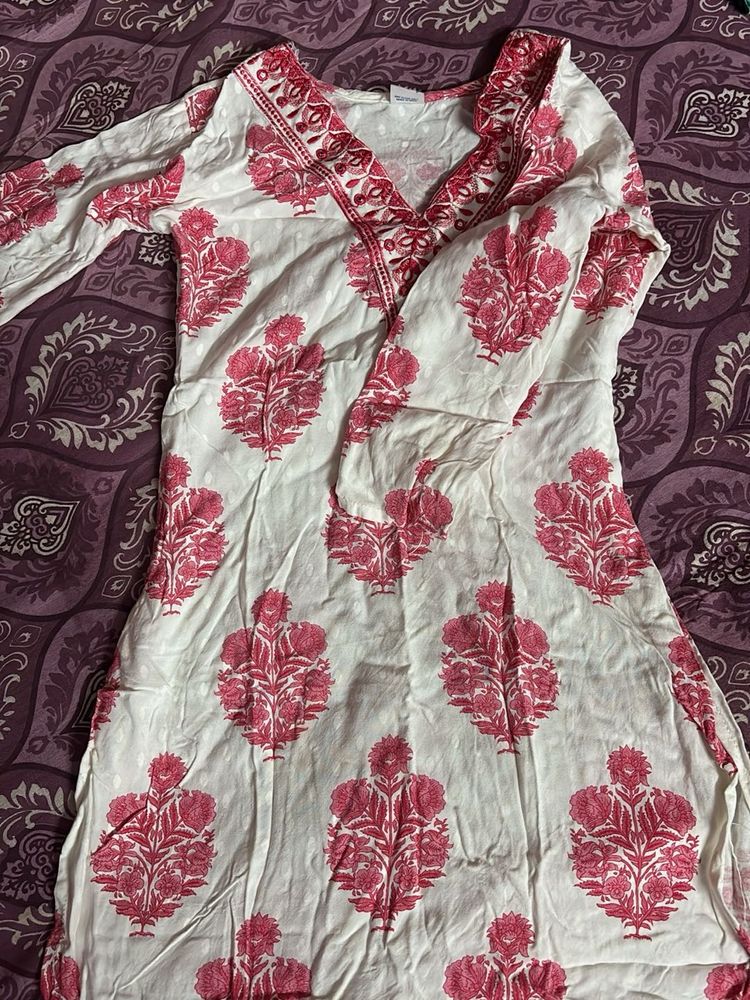Elegant White Kurta with Pink Floral Print