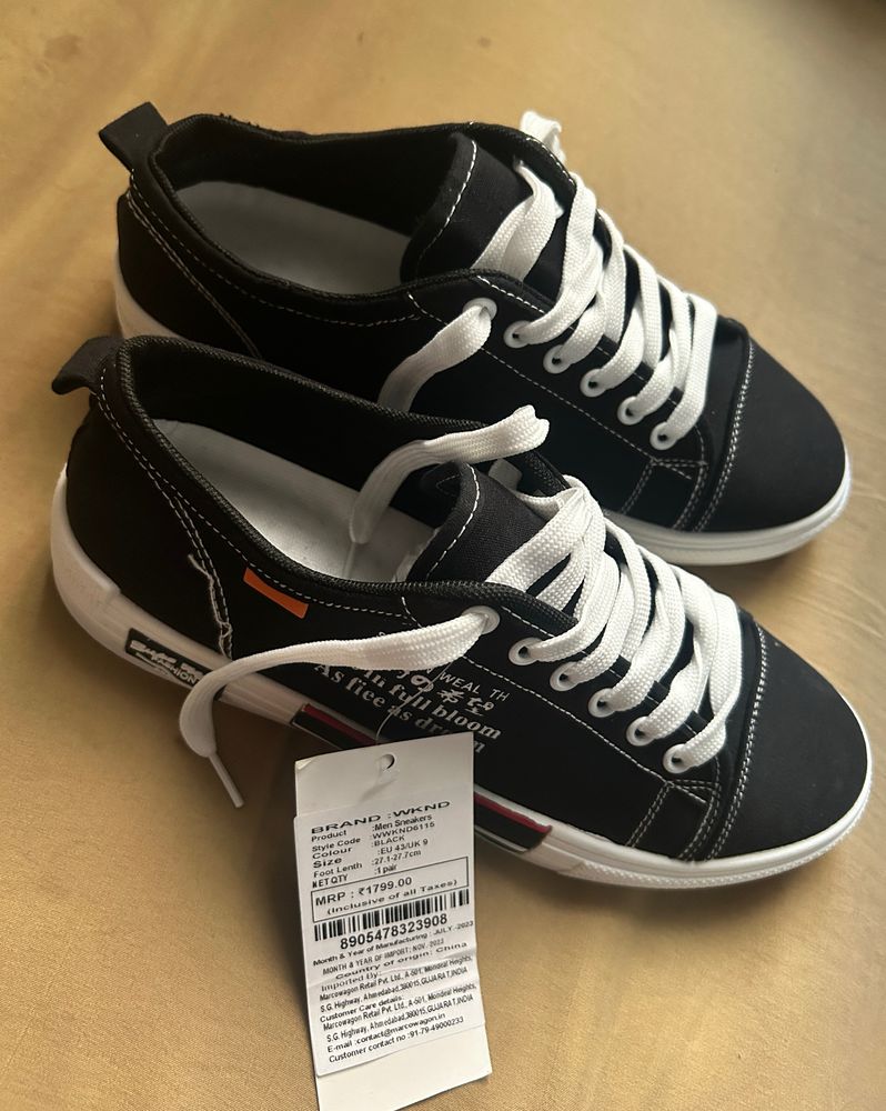 Men Typographic Print Lace-up Sneakers