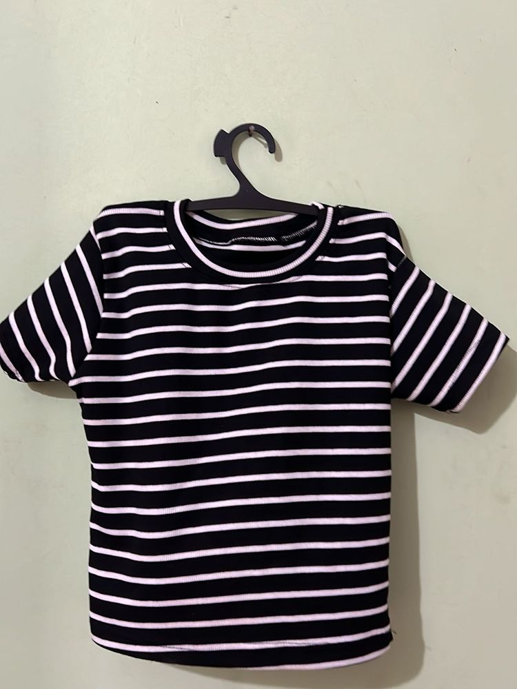 Striped Black &amp; White T-Shirt(ribbed)