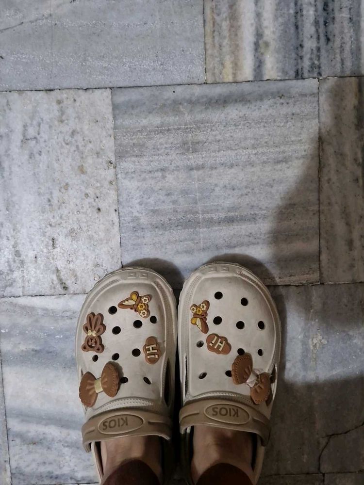 Decorated Beige Casual Shoes