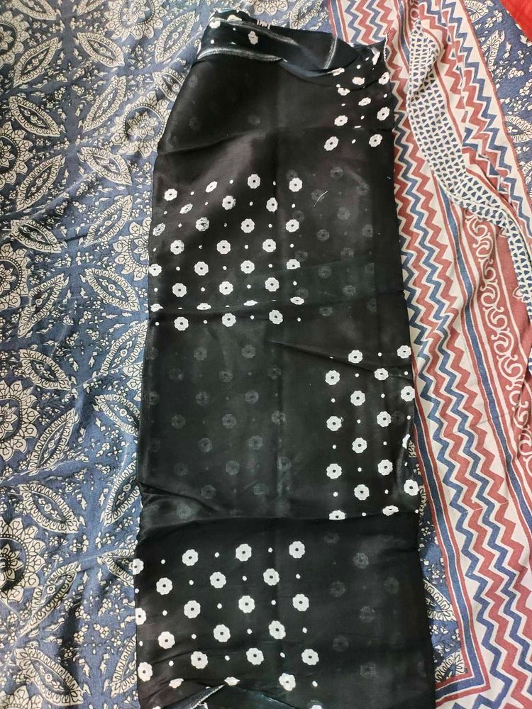 Combo of black dupatta and 02 earrings