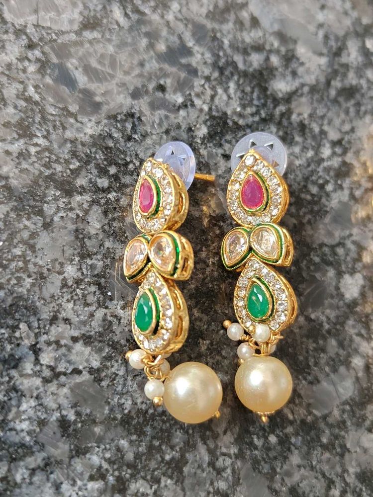 Exquisite Gold-Plated Earrings with Pearls