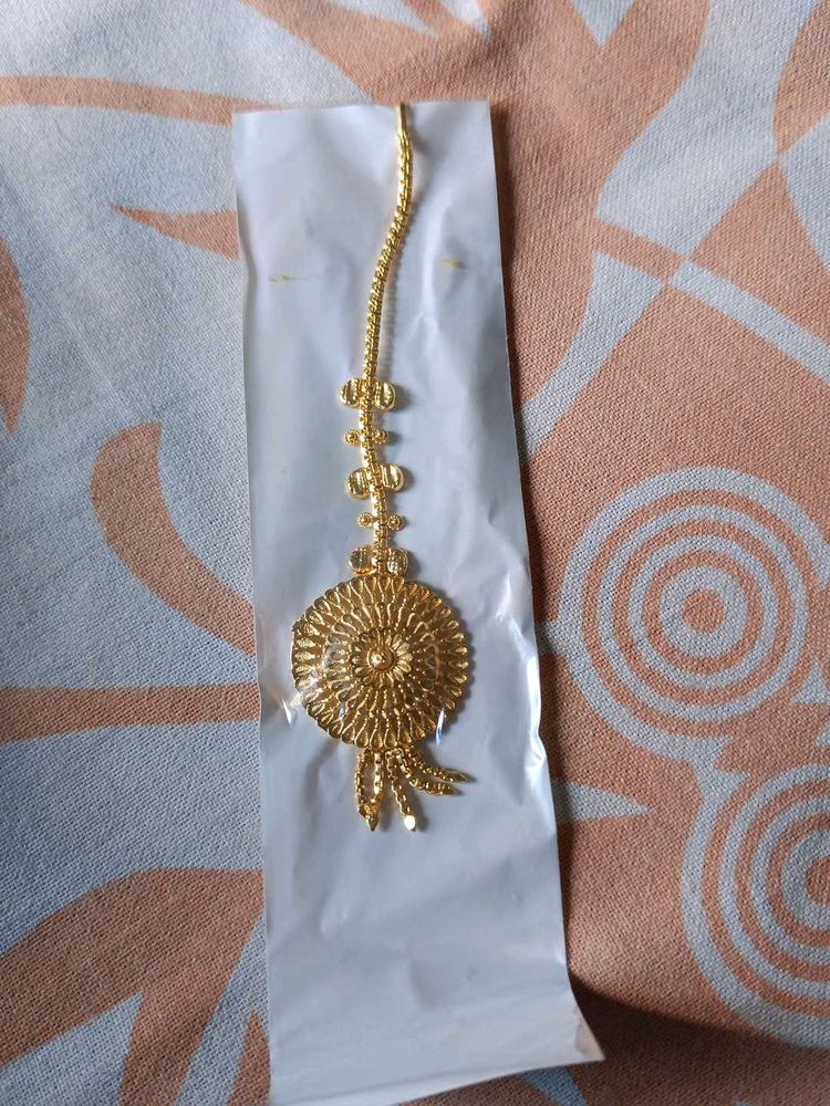 Golden Maang Tikka