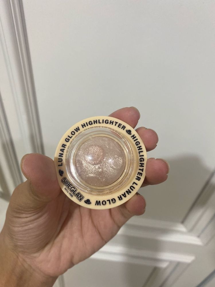 Sheglan Lunar Glow Highlighter