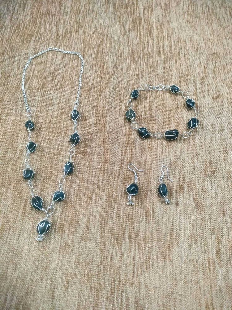 Elegant Beaded Necklace, Bracelet &amp; Earring Set