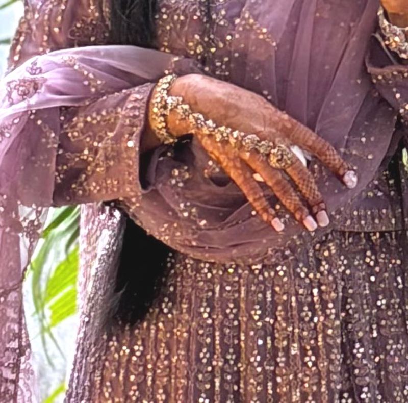 Elegant Kundan Hath Phool – Gold-Tone Hand Jewelle