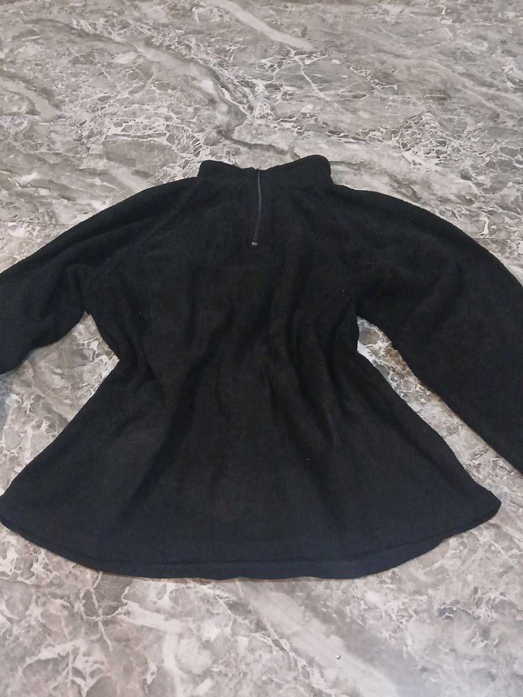 🖤a black hoodie🖤