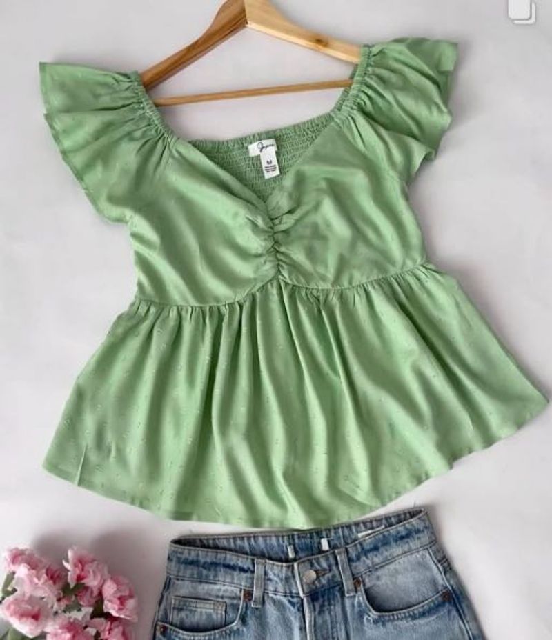 🍀 Green Ruffled Sleeve top