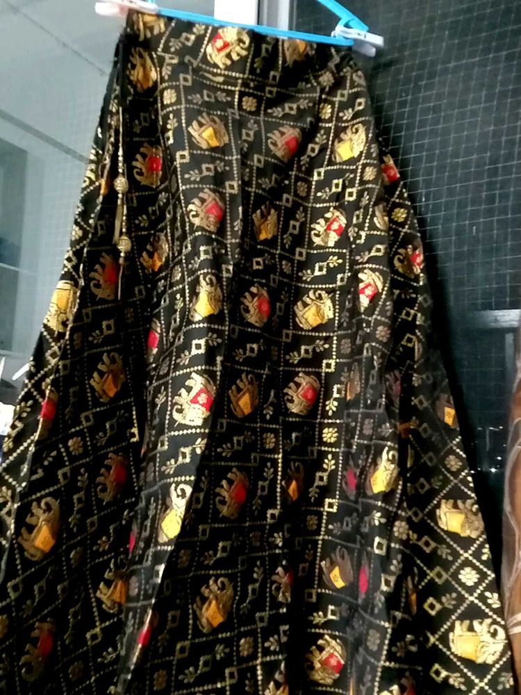 Elegant Black Elephant Print Maxi Skirt
