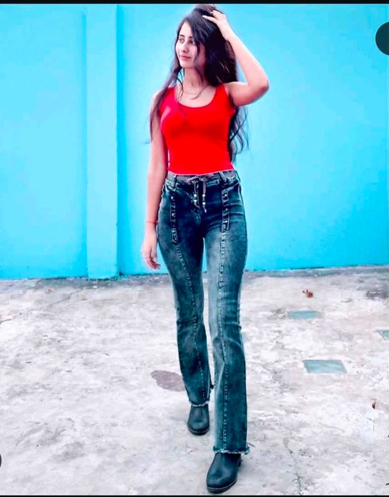 Trendy Bootcut Jeans with Frayed Hem