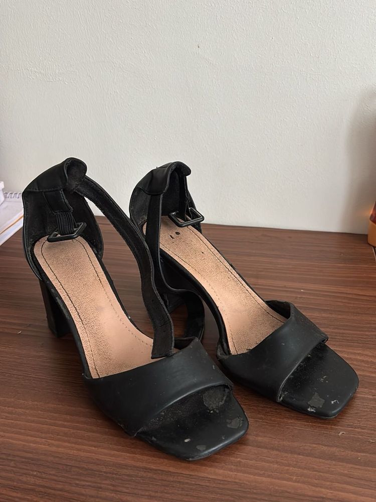 SALE!! Chic Black Block Heel Sandals