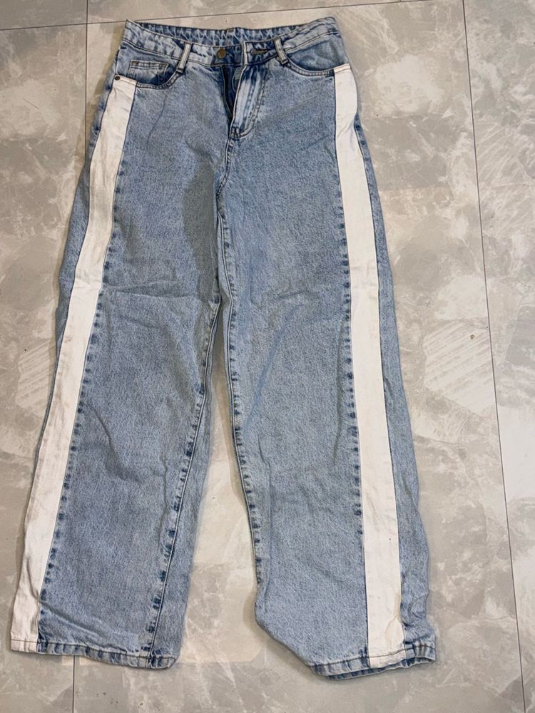 Light Wash Wide Leg Jeans with White Stripe